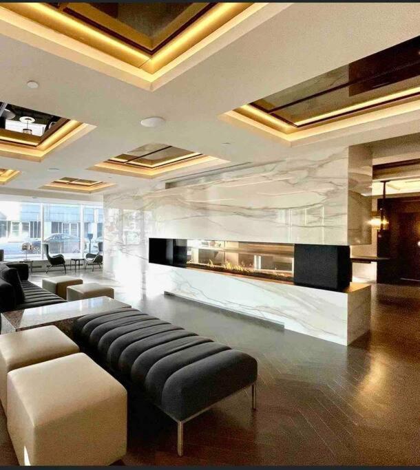 Mind Blowing City View - 2 Beds - Pool & Spa - Downtown Montreal Exterior foto